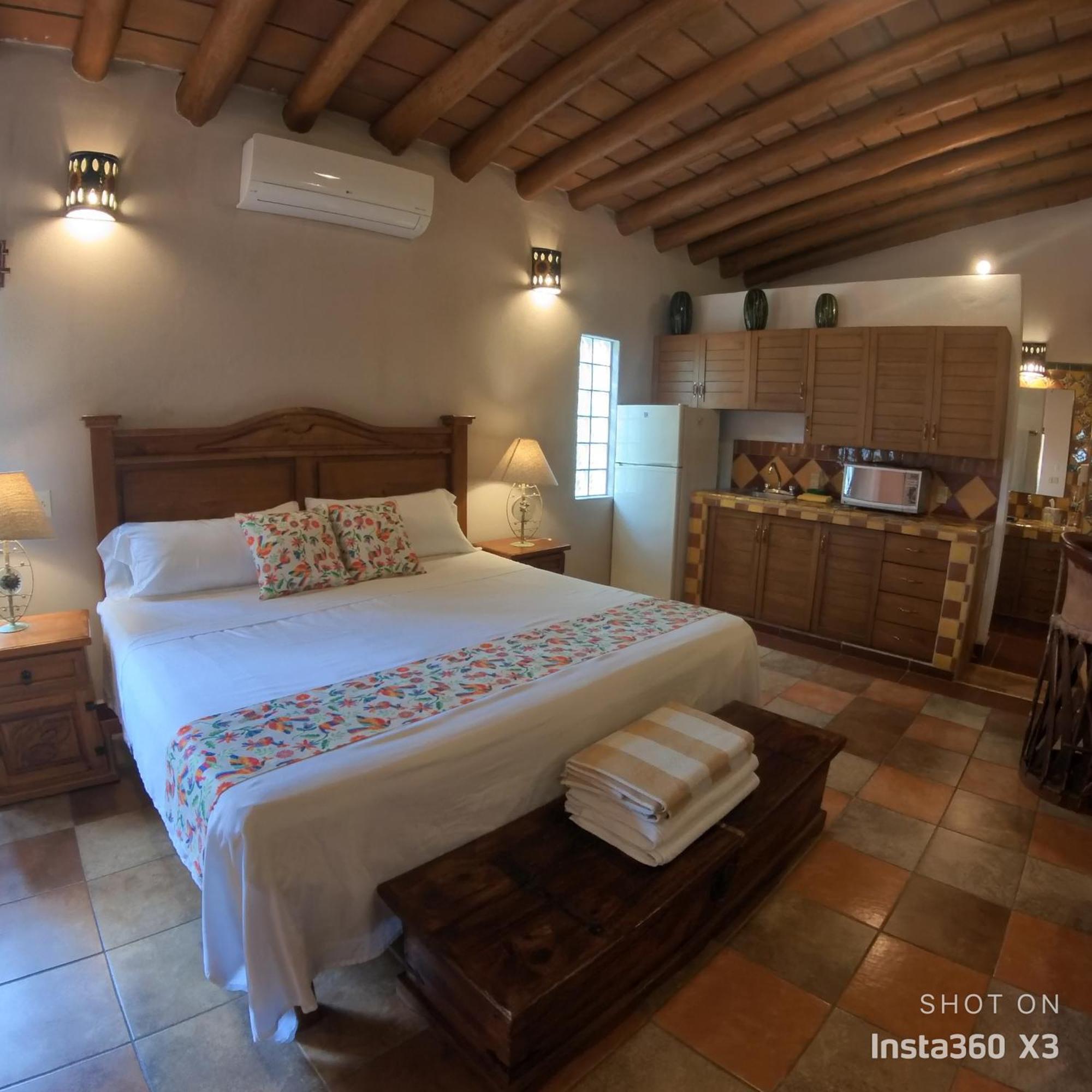 Casa Virgilios B&B Nuevo Vallarta Room photo