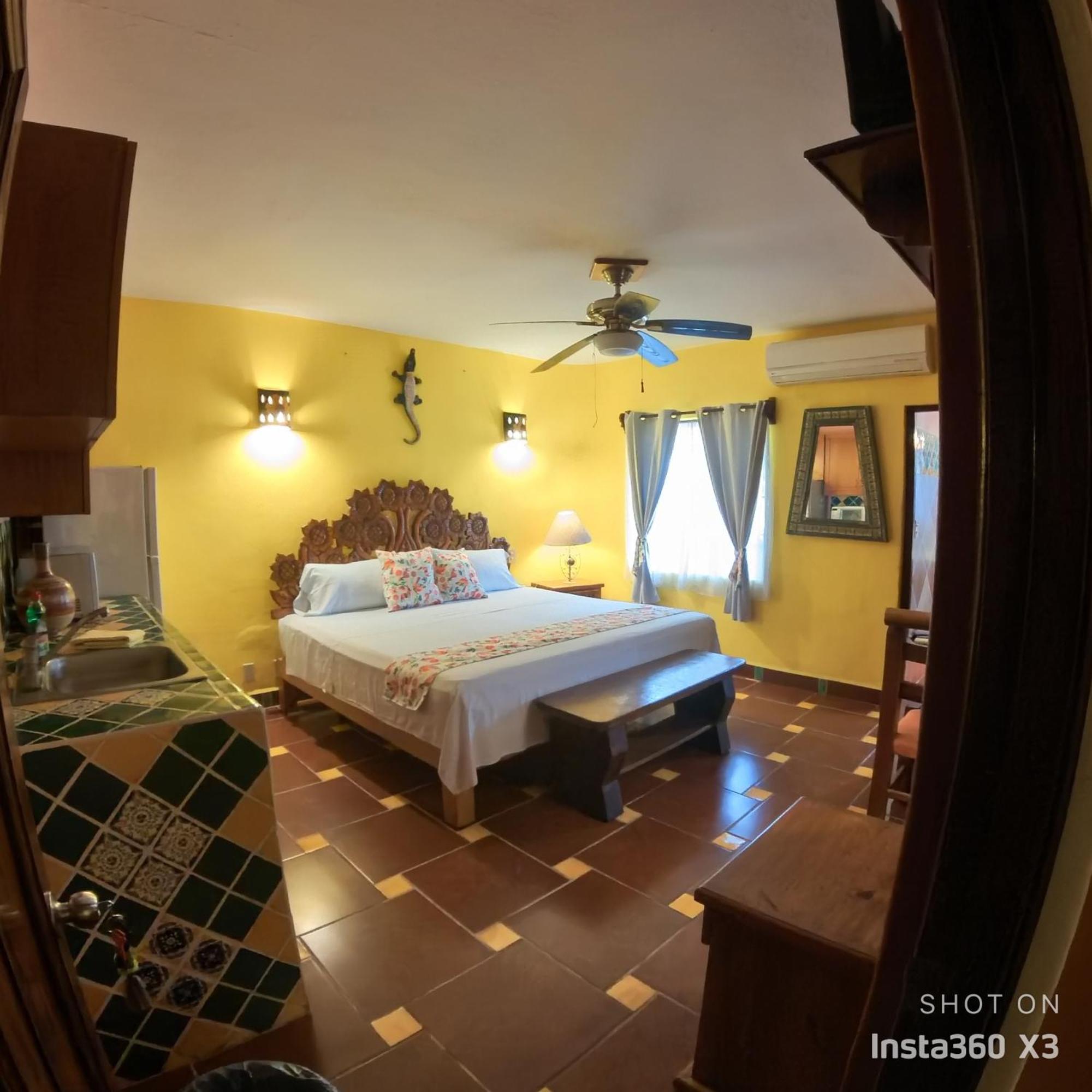 Casa Virgilios B&B Nuevo Vallarta Room photo