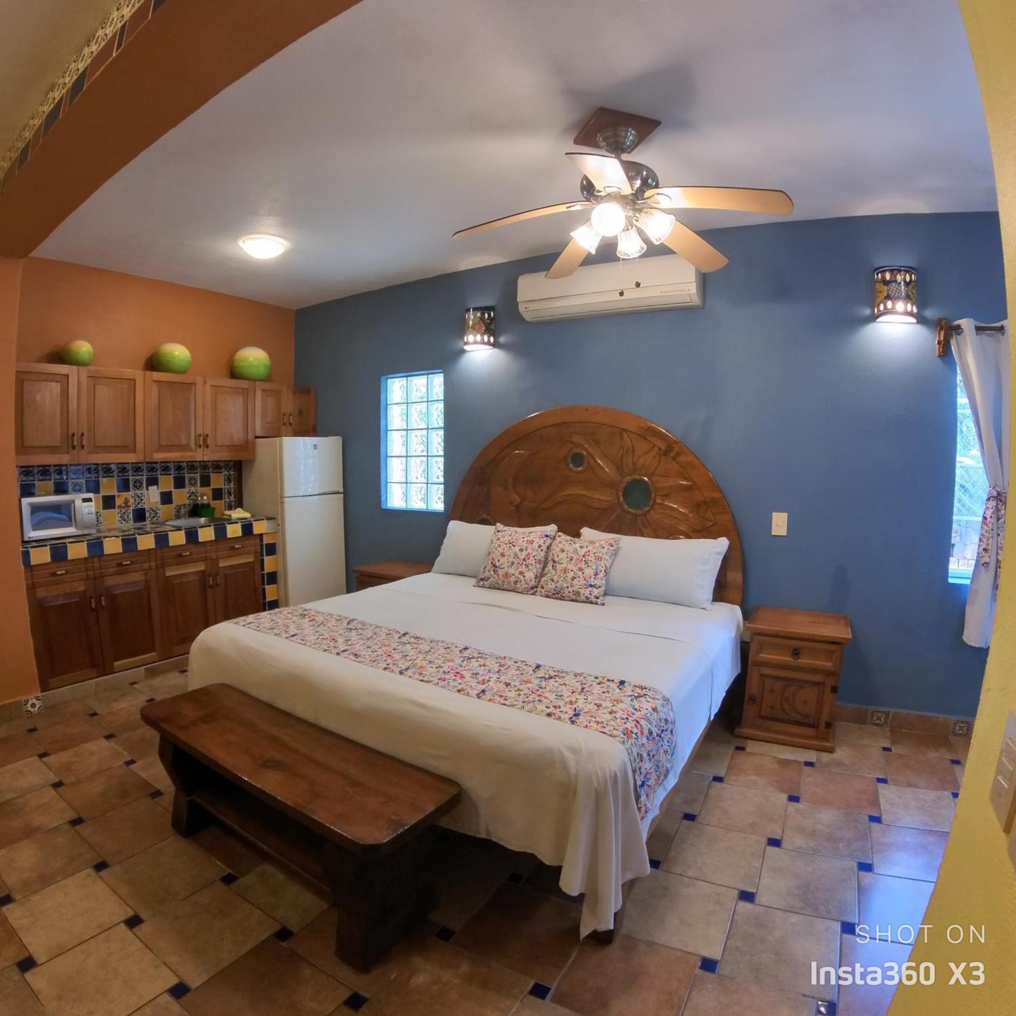 Casa Virgilios B&B Nuevo Vallarta Room photo