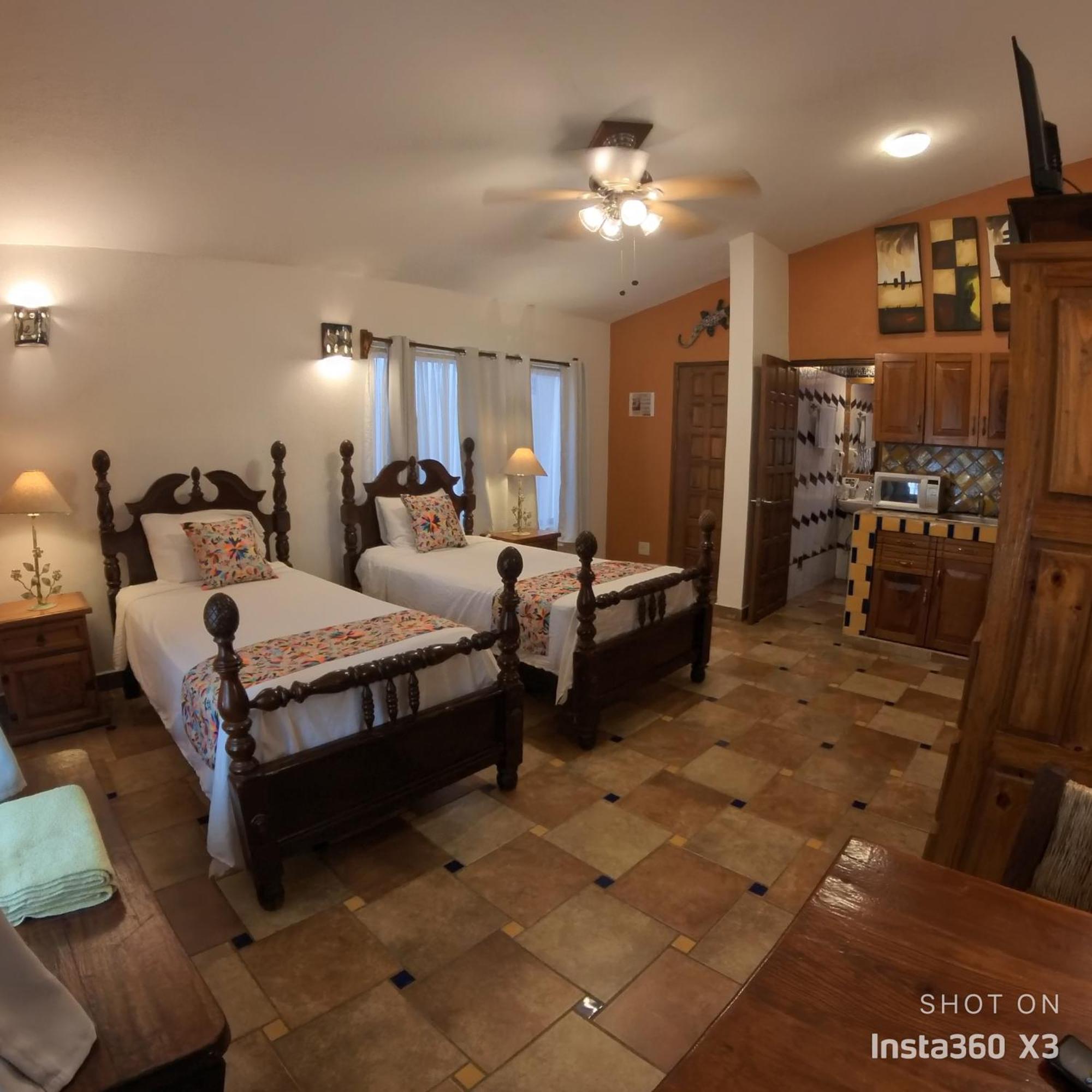 Casa Virgilios B&B Nuevo Vallarta Room photo